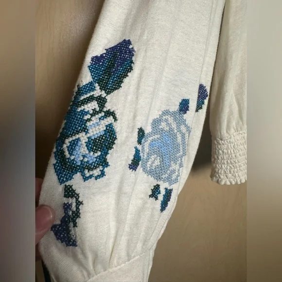 Free People White Top with Blue Embroidery - Picture 5 of 11